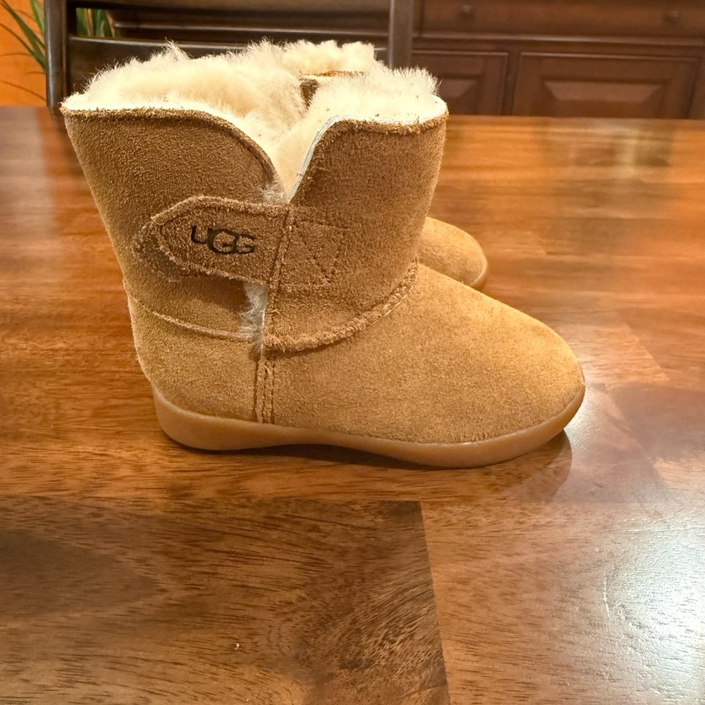 UGG Kids Chestnut Suede Fleece-Lined Boots